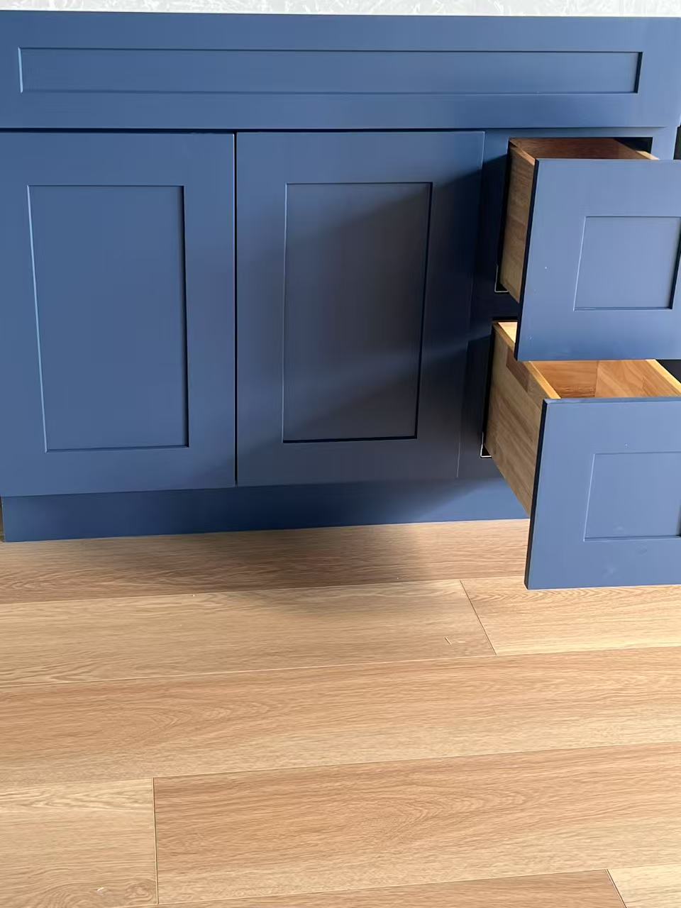 Weixin Image_20250207150210 36" Navy Blue Shaker Single Sink Bathroom Vanity Base Cabinet
