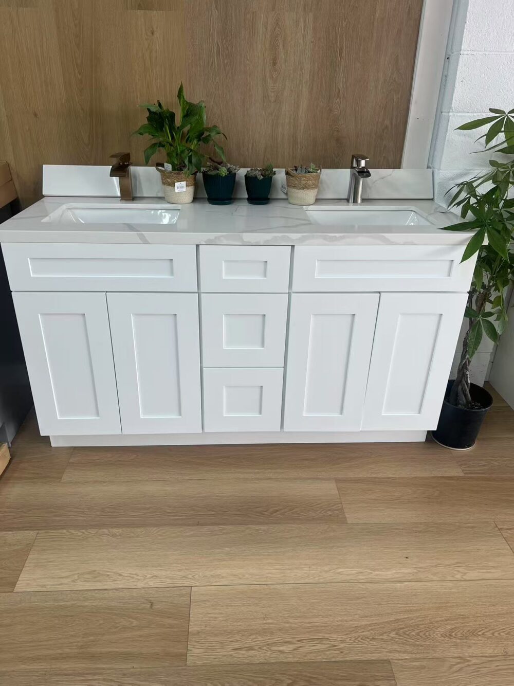 Weixin Image_20250216105830 Modern 60"W Shaker Bathroom Vanity with Large Storage Drawers & Doors