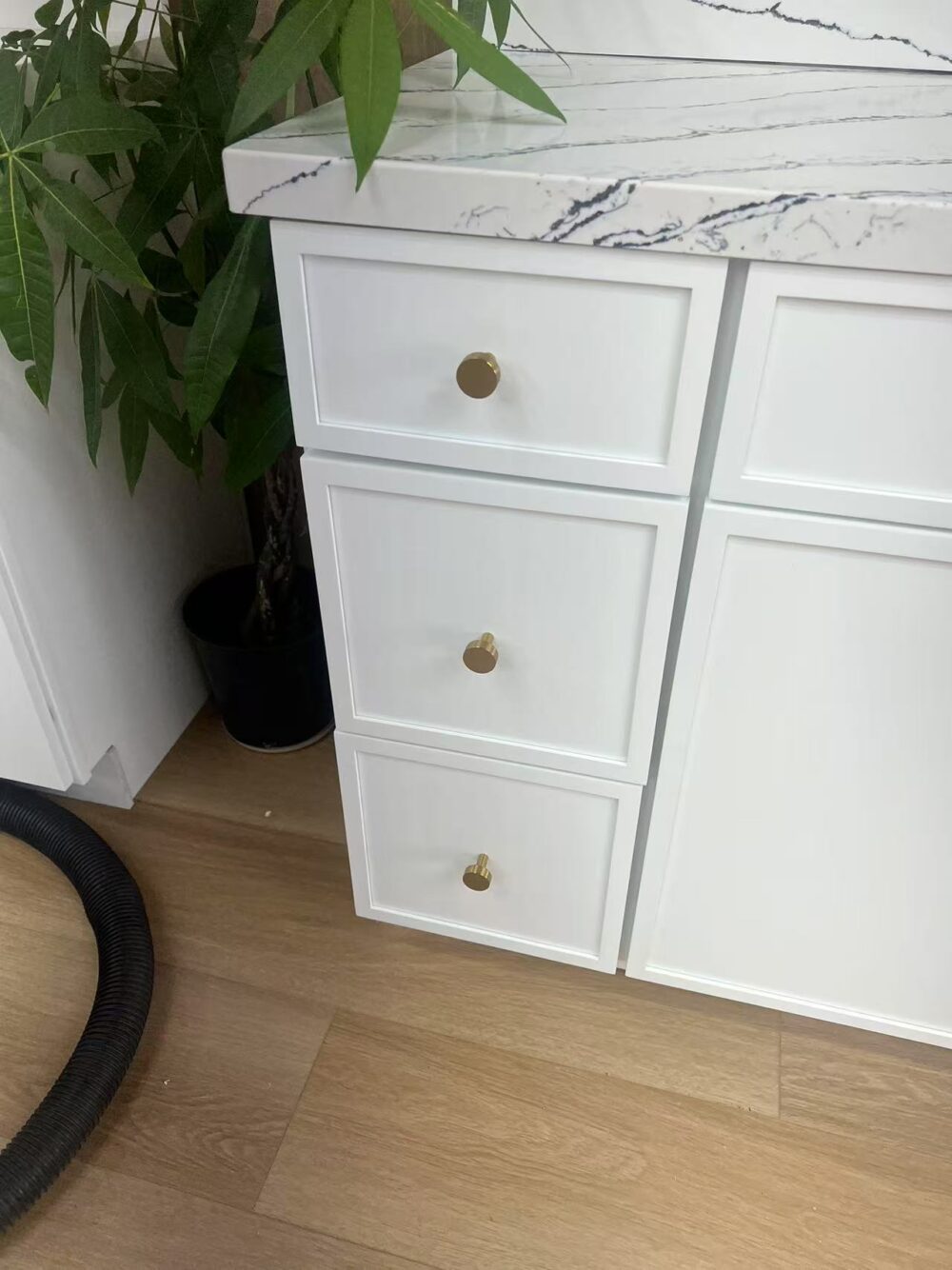 Weixin Image_20250314145203 48" White Shaker Single Sink Bathroom Vanity Base Cabinet