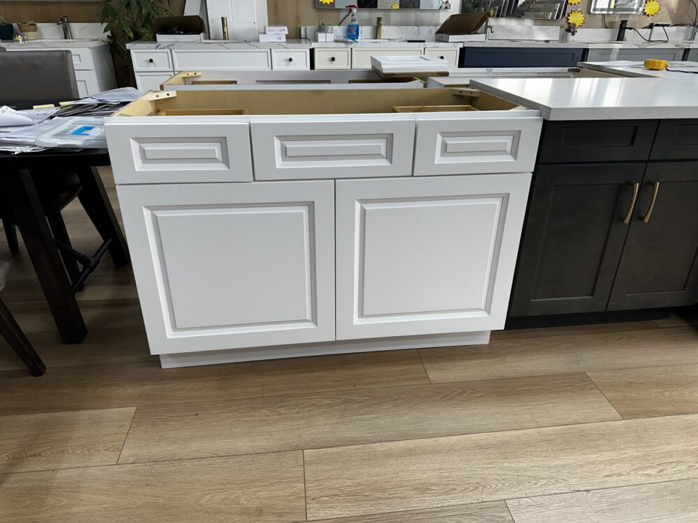 Weixin Image_20250623104027 36" White Shaker Single Sink Bathroom Vanity Base Cabinet