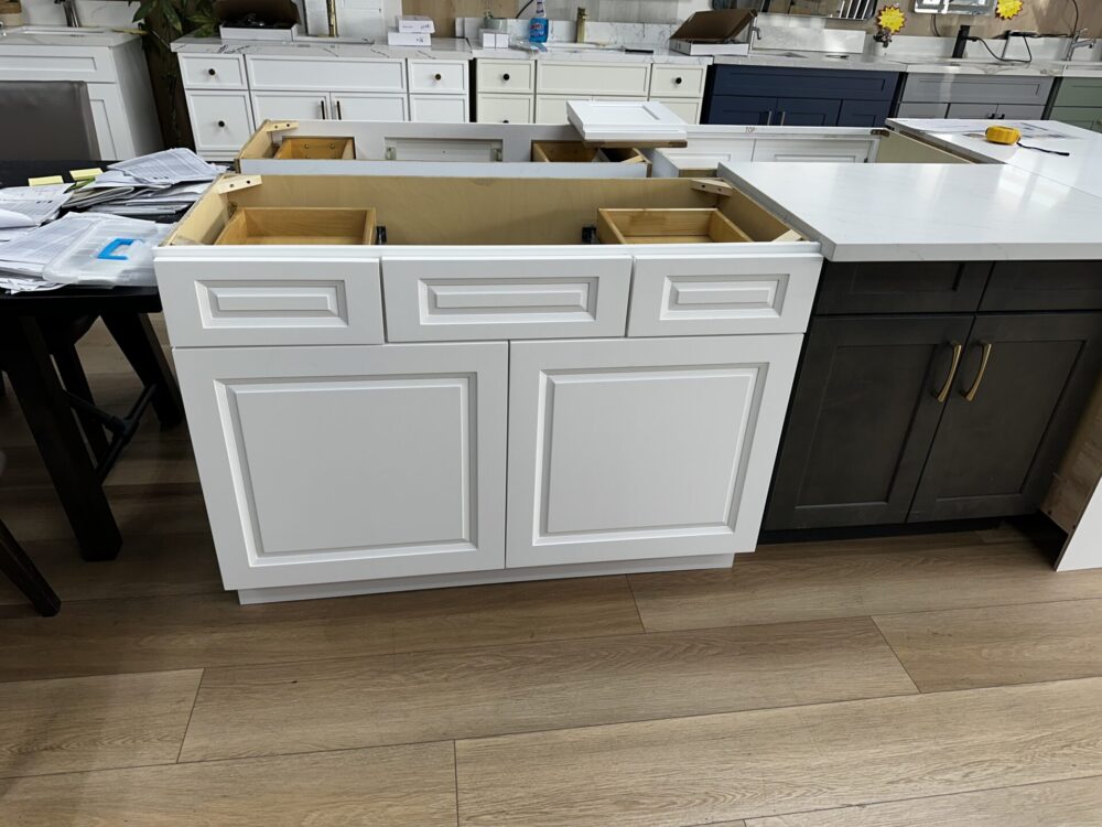 Weixin Image_20250623104038 36" White Shaker Single Sink Bathroom Vanity Base Cabinet